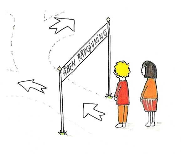 To personer går ind af samme indgang